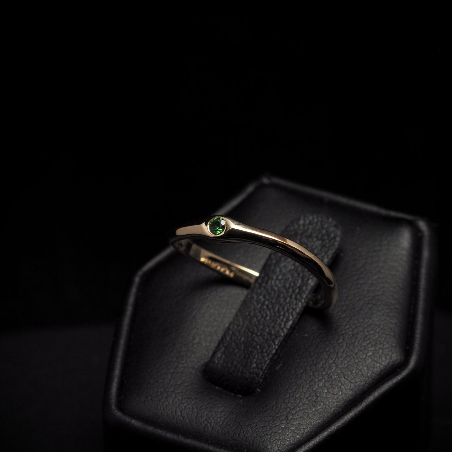 Hobbit Ring 14k - Tsavorite Garnet