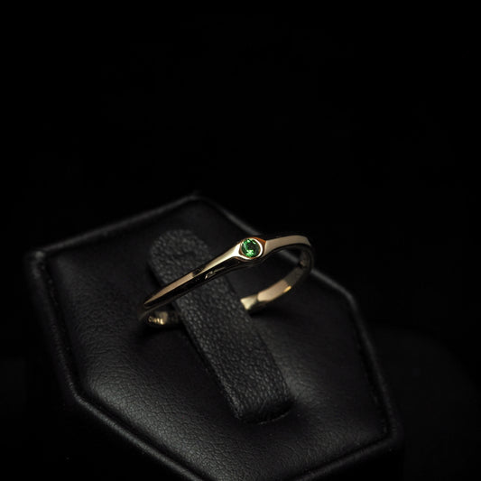 Hobbit Ring 14k - Tsavorite Garnet