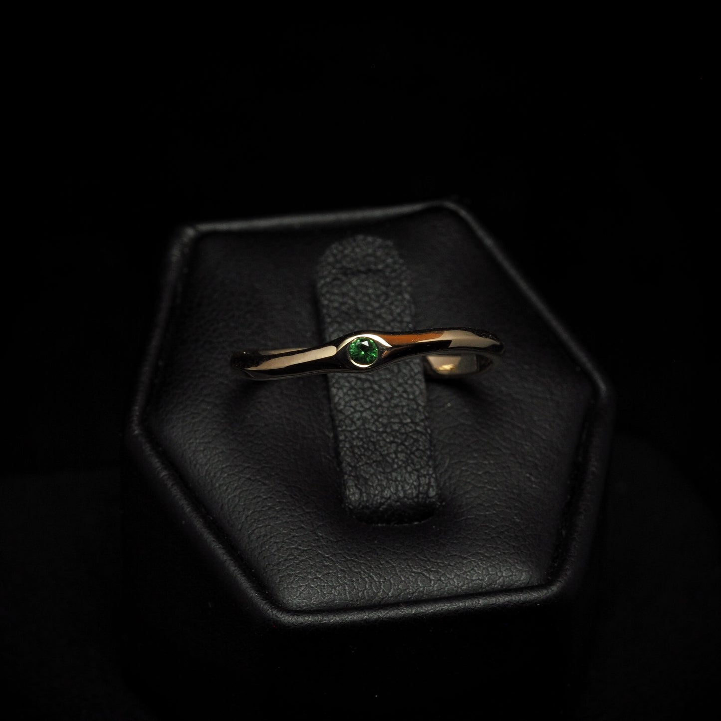 Hobbit Ring 14k - Tsavorite Garnet