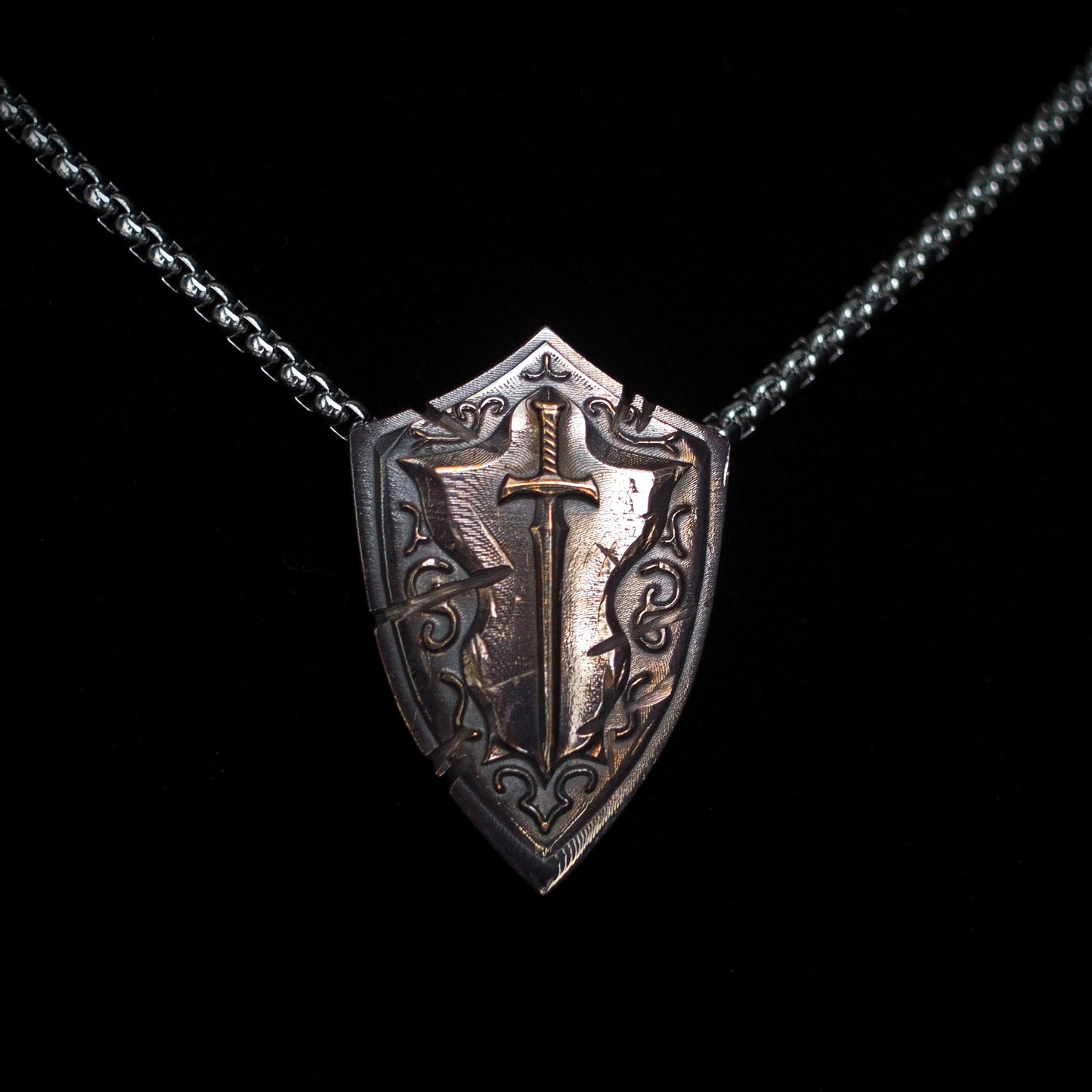 Monothic Battlescar Defender Shield - Ornate Bronze