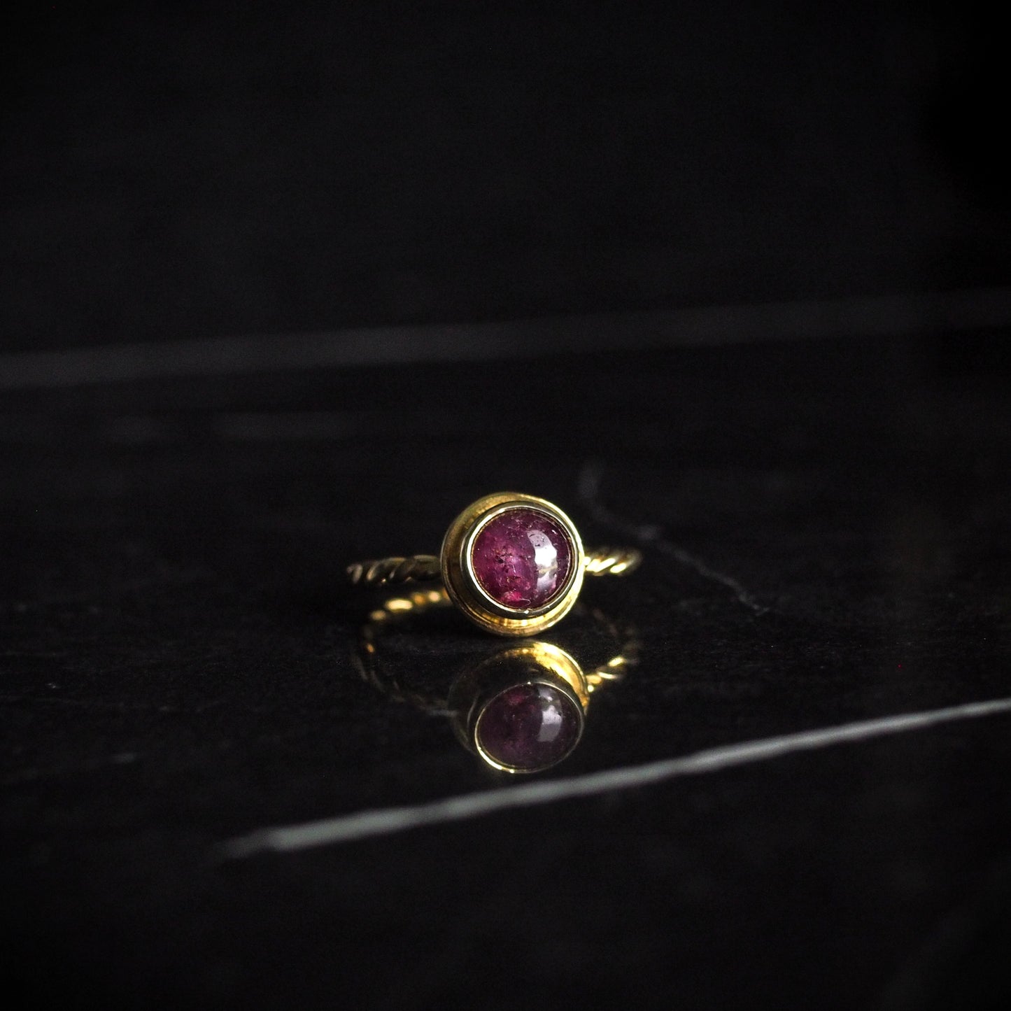 Dainty 22kt gold ring with star ruby