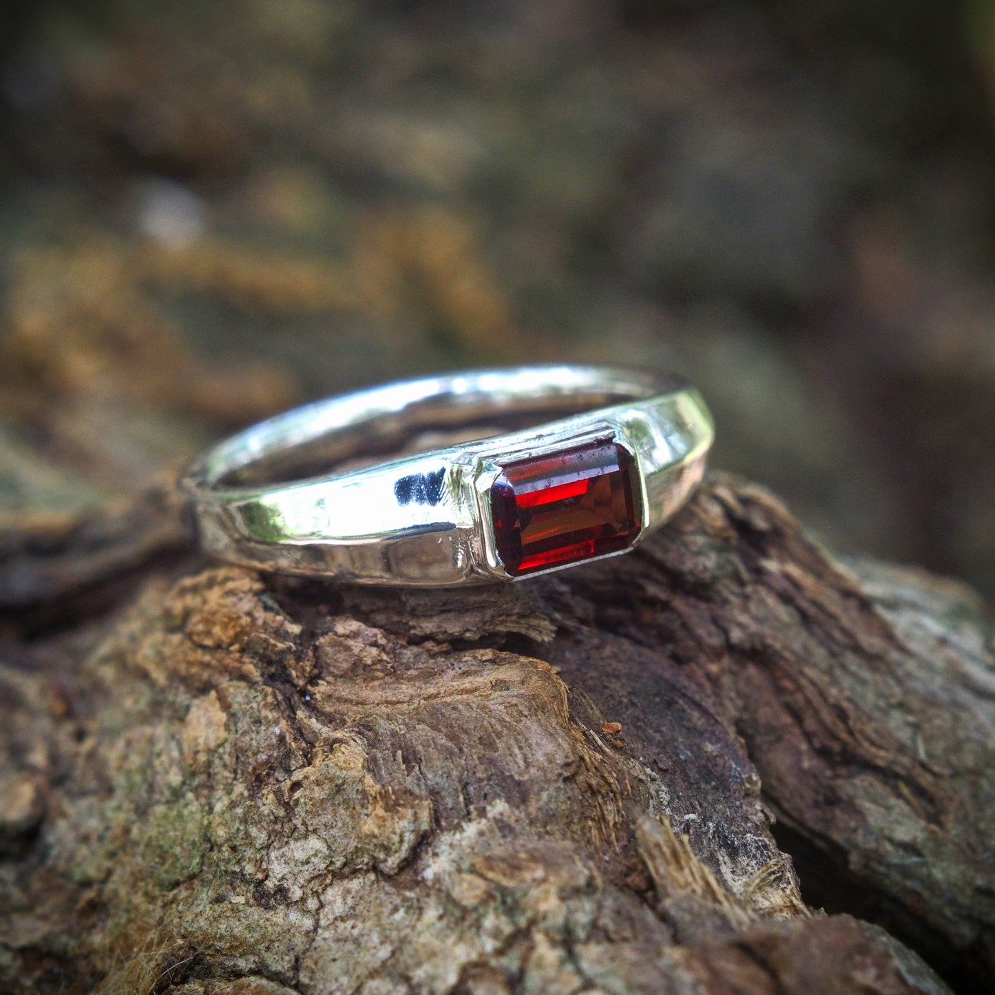 Edge Ring in Sterling Silver